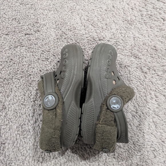 Crocs Kids Brown Fur Lined Clogs Size 8 - Picture 4 of 7